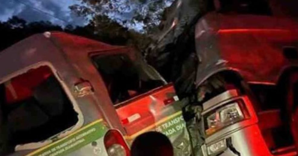 Tragédia na BR242: Grave acidente abala Ruy Barbosa e deixa mortos e feridos Tragédia na BR242: Grave acidente abala Ruy Barbosa e deixa mortos e feridos. Foto: Redes Sociais